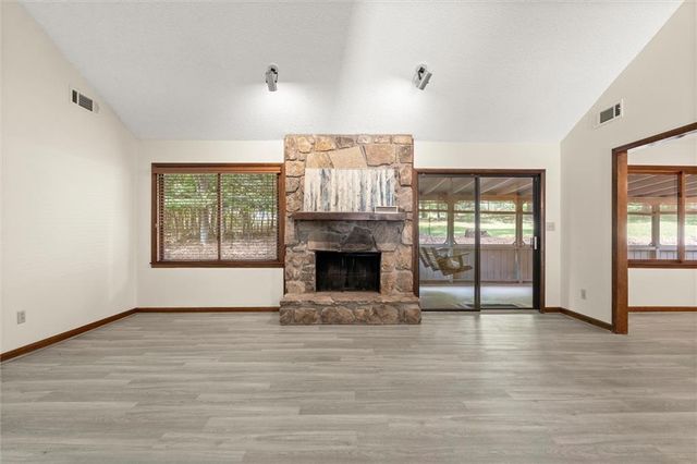 20 Sweetwood Court, Roswell, GA 30076