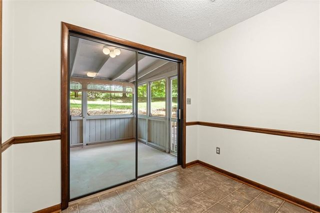 20 Sweetwood Court, Roswell, GA 30076