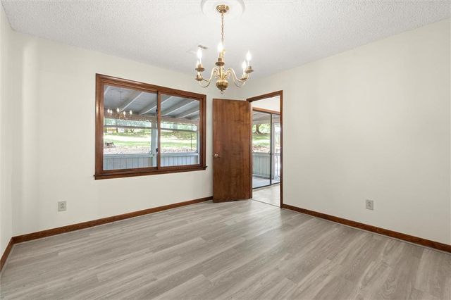 20 Sweetwood Court, Roswell, GA 30076