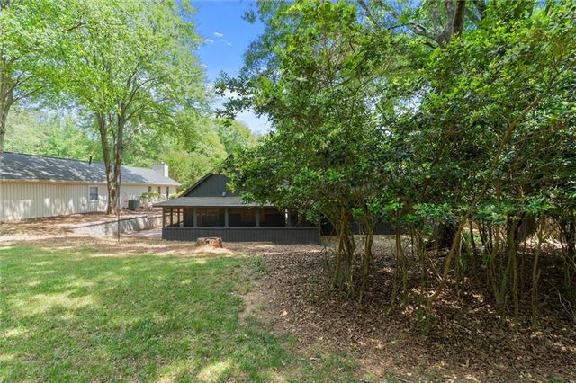 20 Sweetwood Court, Roswell, GA 30076