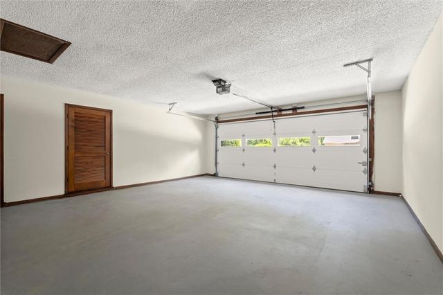 20 Sweetwood Court, Roswell, GA 30076