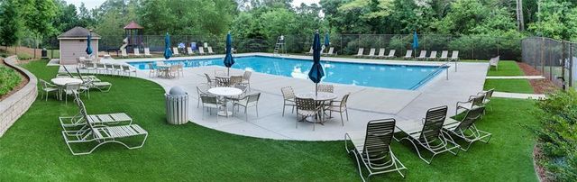 20 Sweetwood Court, Roswell, GA 30076
