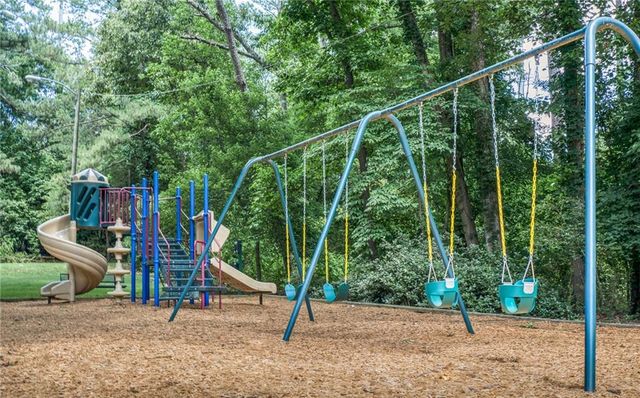 20 Sweetwood Court, Roswell, GA 30076