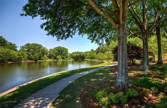 20 Sweetwood Court, Roswell, GA 30076