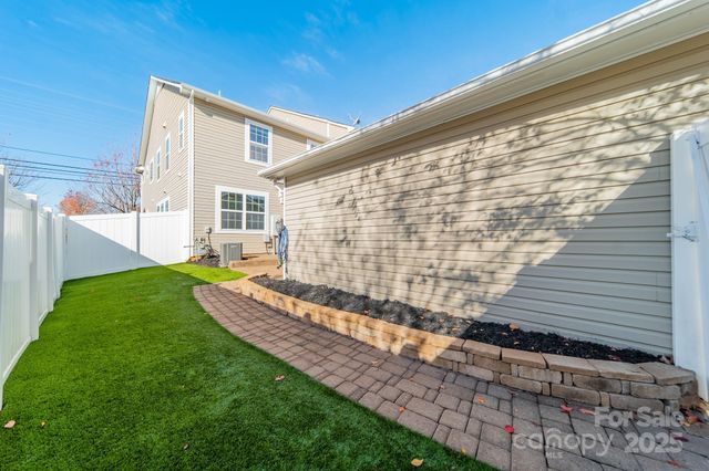 18426 W Catawba Avenue, Cornelius, NC 28031