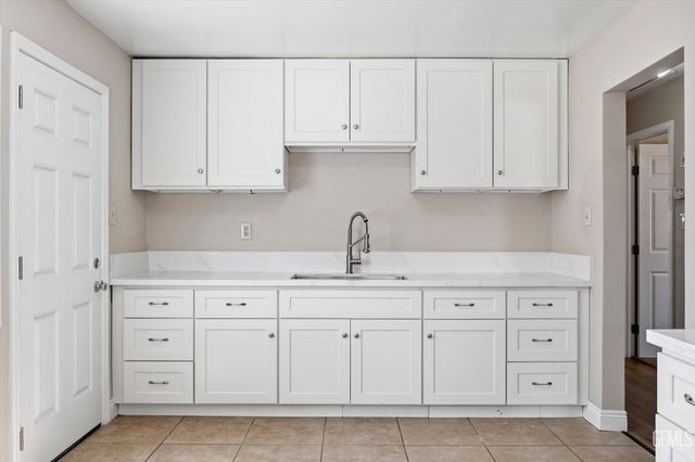1813 N esther, Bakersfield, CA 93308