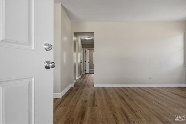 1813 N esther, Bakersfield, CA 93308