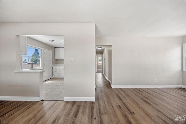 1813 N esther, Bakersfield, CA 93308