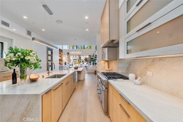 520 11th Street, Huntington Beach, CA 92648