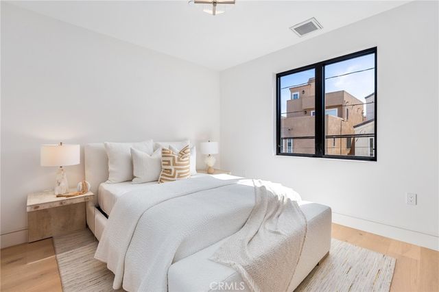 520 11th Street, Huntington Beach, CA 92648