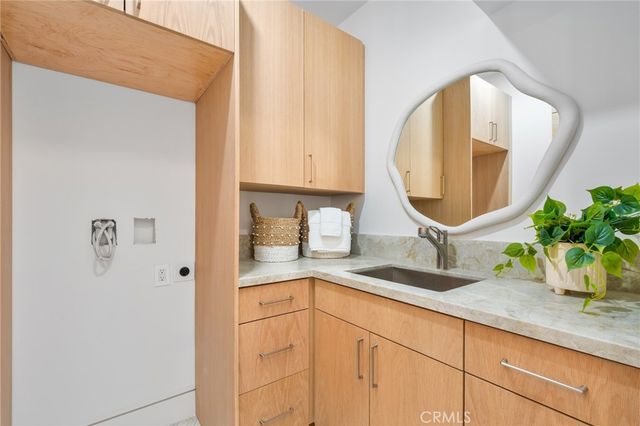 520 11th Street, Huntington Beach, CA 92648