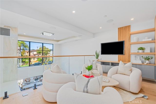 520 11th Street, Huntington Beach, CA 92648