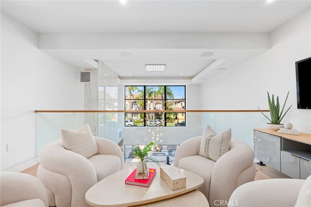 520 11th Street, Huntington Beach, CA 92648