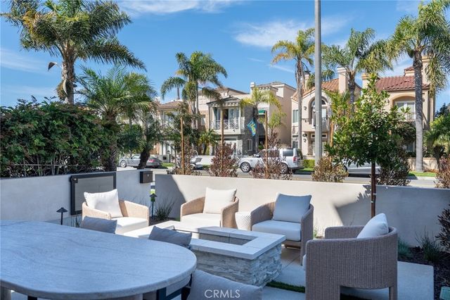 520 11th Street, Huntington Beach, CA 92648