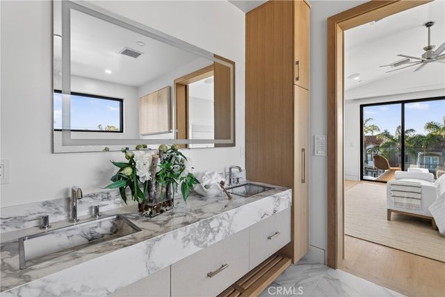 520 11th Street, Huntington Beach, CA 92648