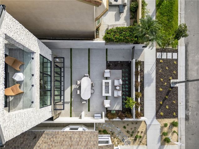 520 11th Street, Huntington Beach, CA 92648