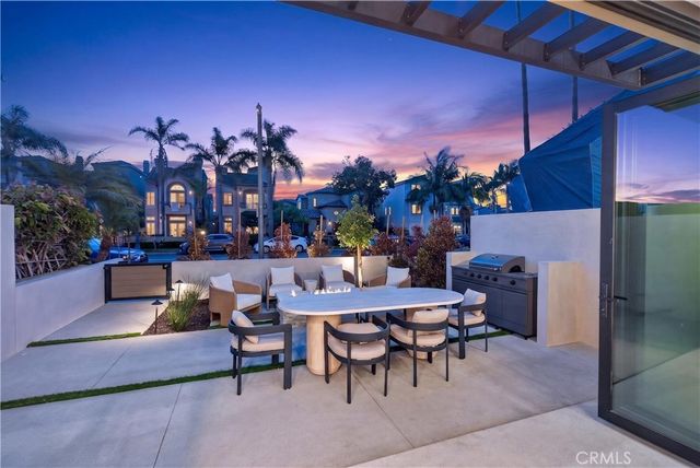 520 11th Street, Huntington Beach, CA 92648