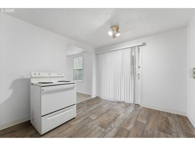 18427 Se YAMHILL St, Gresham, OR 97233