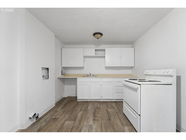 18427 Se YAMHILL St, Gresham, OR 97233