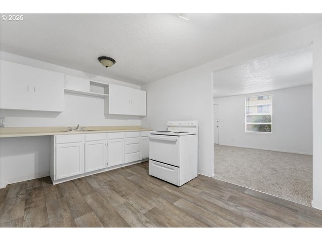 18427 Se YAMHILL St, Gresham, OR 97233