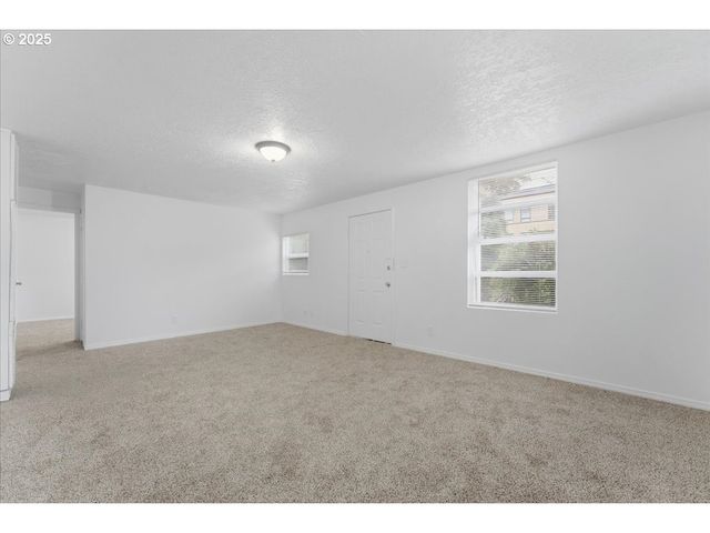 18427 Se YAMHILL St, Gresham, OR 97233