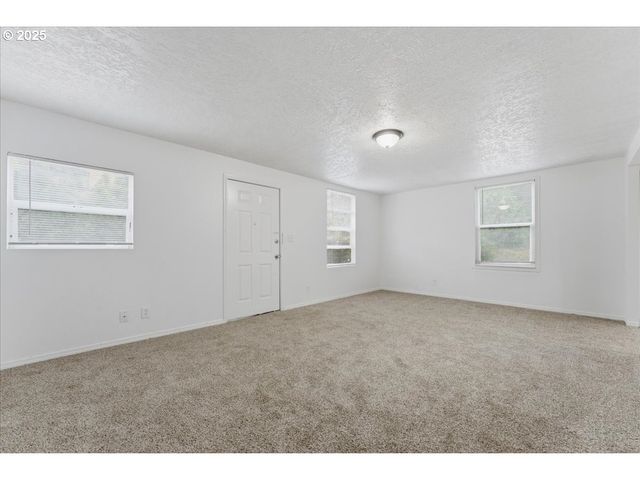 18427 Se YAMHILL St, Gresham, OR 97233