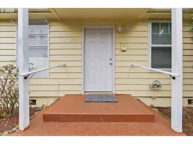 18427 Se YAMHILL St, Gresham, OR 97233