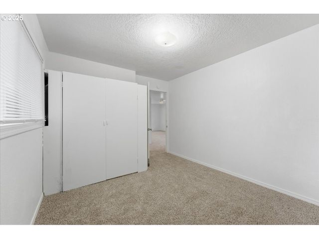 18427 Se YAMHILL St, Gresham, OR 97233