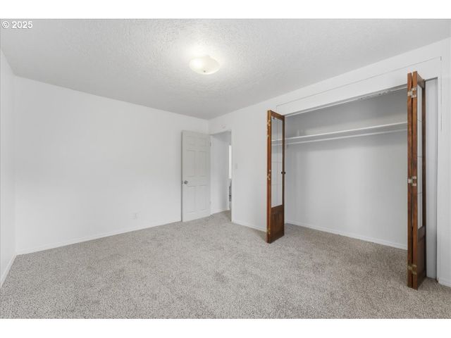 18427 Se YAMHILL St, Gresham, OR 97233