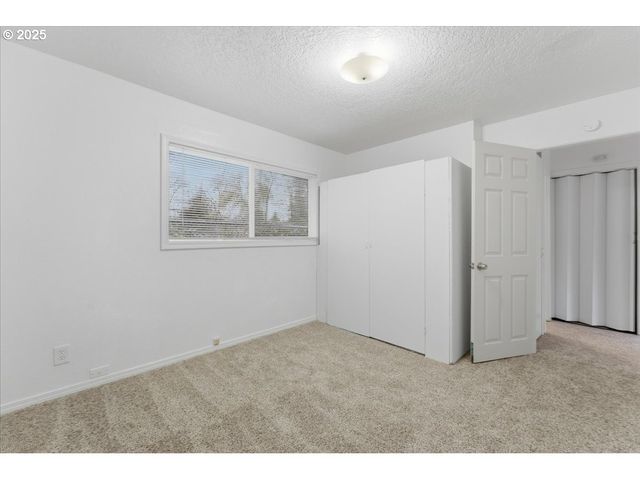 18427 Se YAMHILL St, Gresham, OR 97233