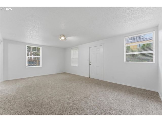 18427 Se YAMHILL St, Gresham, OR 97233