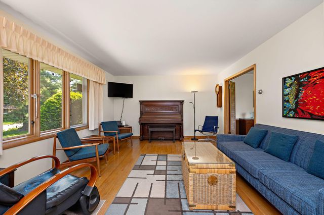 6305 Maloney Avenue, Edina, MN 55343