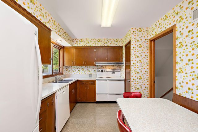 6305 Maloney Avenue, Edina, MN 55343