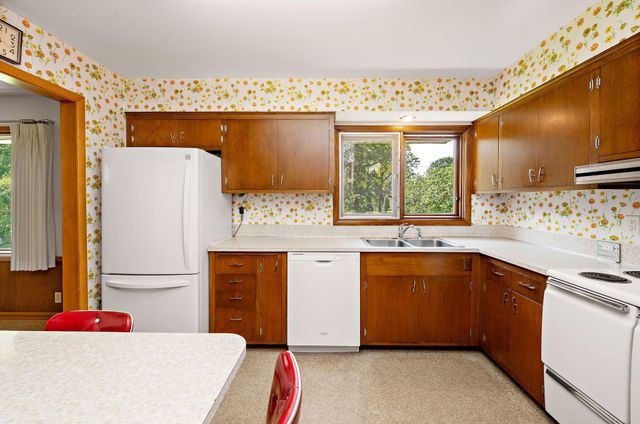 6305 Maloney Avenue, Edina, MN 55343