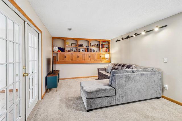 625 22nd Avenue SW, Altoona, IA 50009