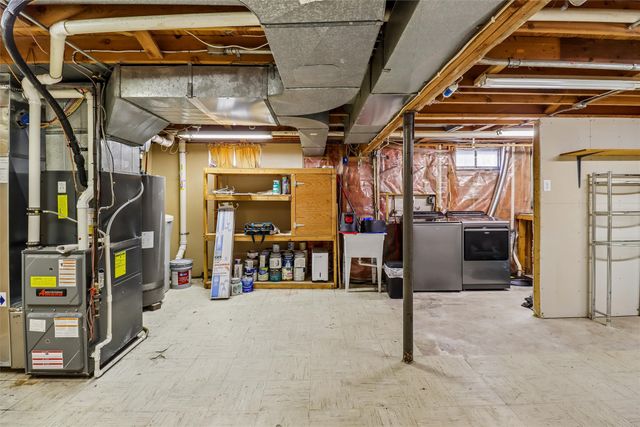 625 22nd Avenue SW, Altoona, IA 50009