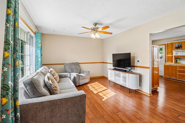 625 22nd Avenue SW, Altoona, IA 50009