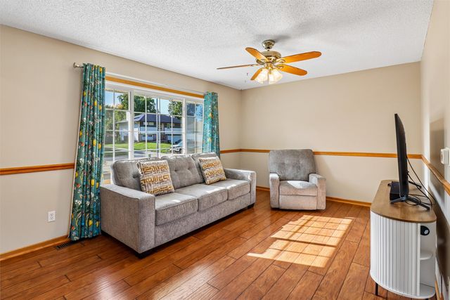 625 22nd Avenue SW, Altoona, IA 50009