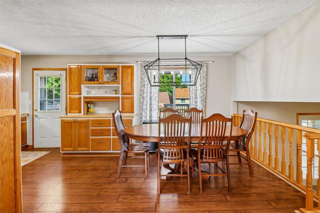 625 22nd Avenue SW, Altoona, IA 50009