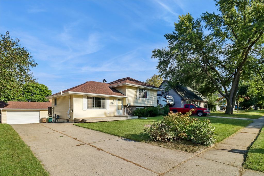 625 22nd Avenue SW, Altoona, IA 50009