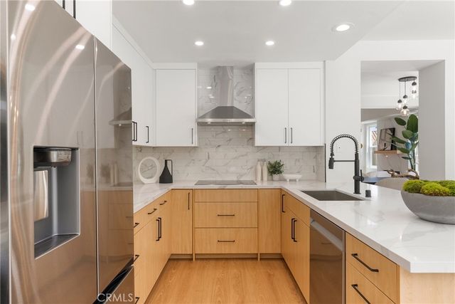 67 Pelican Court, Newport Beach, CA 92660