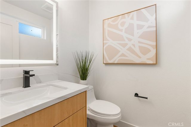 67 Pelican Court, Newport Beach, CA 92660