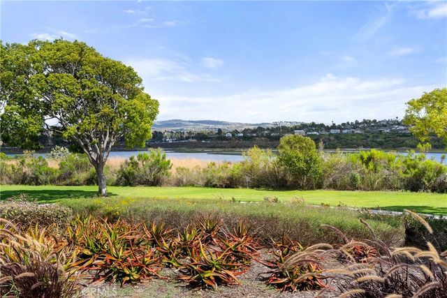 67 Pelican Court, Newport Beach, CA 92660