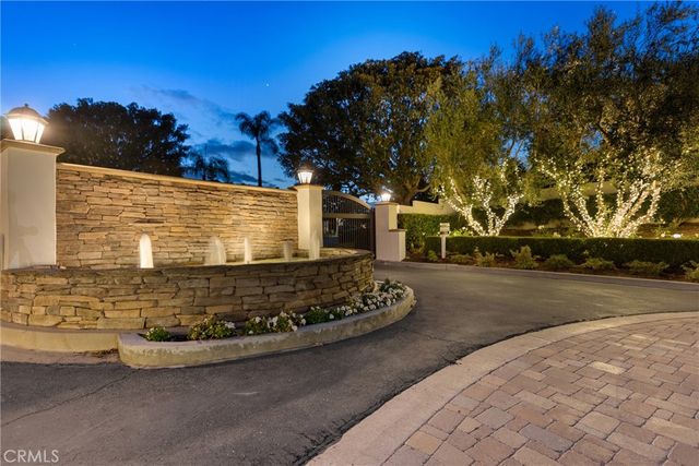 67 Pelican Court, Newport Beach, CA 92660