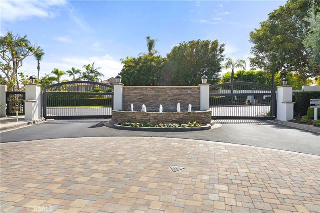 67 Pelican Court, Newport Beach, CA 92660
