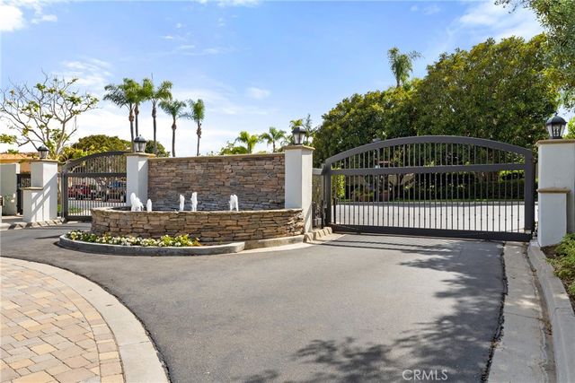 67 Pelican Court, Newport Beach, CA 92660