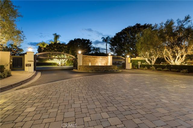 67 Pelican Court, Newport Beach, CA 92660