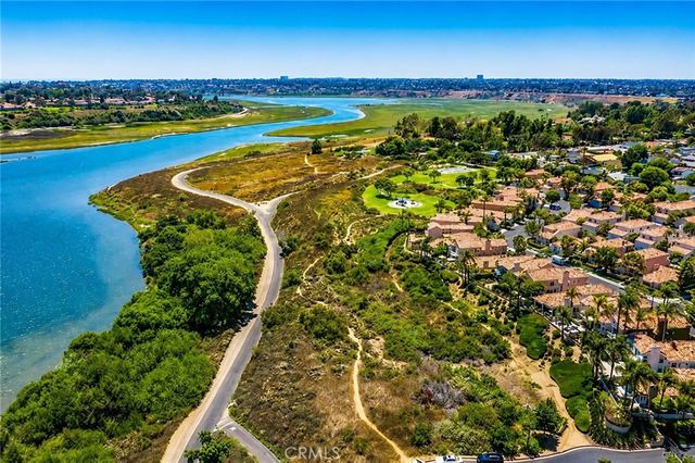 67 Pelican Court, Newport Beach, CA 92660