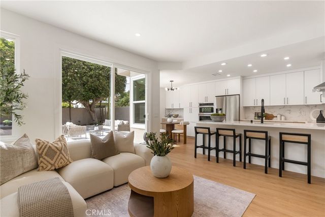 67 Pelican Court, Newport Beach, CA 92660