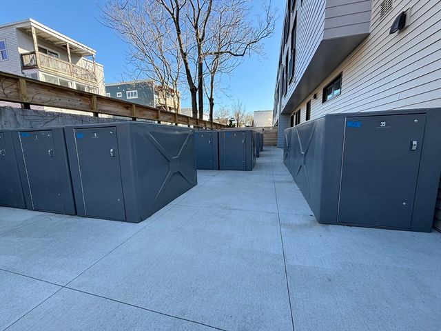 97 Elmwood Street 101, Cambridge, MA 02140